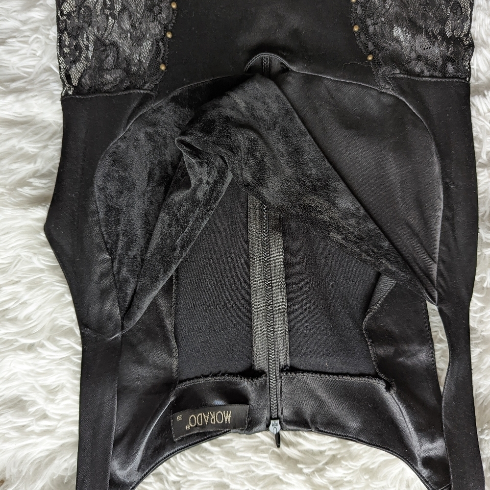 Lace  dress - Picture 9 of 11